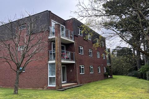 2 bedroom flat to rent, Overbury Road, Poole,