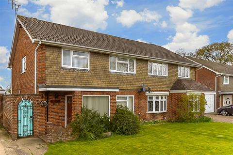 12a Applefield, Crawley, RH10 8BJ