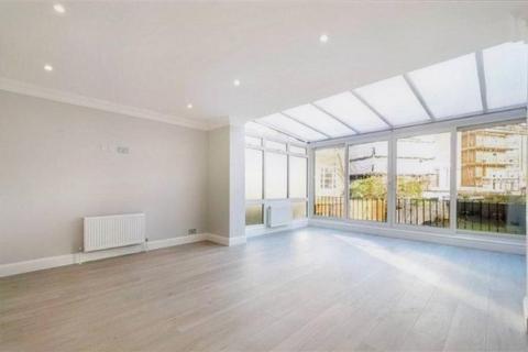 4 bedroom townhouse to rent, Harley Road, London NW3