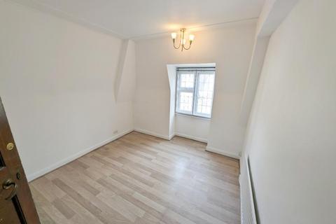 2 bedroom flat to rent, Finchley Road, London NW2