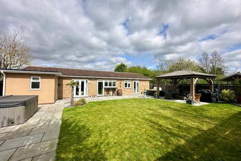 4 bedroom detached bungalow for sale, High Street, Arlesey, Bedfordshire, SG15 6SL