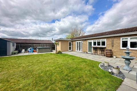 4 bedroom detached bungalow for sale, High Street, Arlesey, Bedfordshire, SG15 6SL