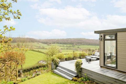 3 Crawley Lane, Uley, Dursley, GL11 5BJ