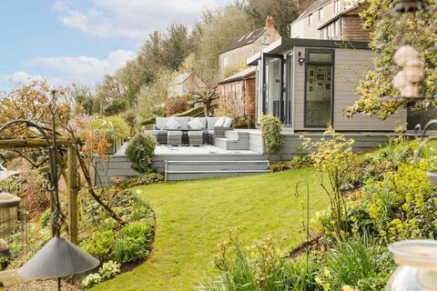 3 Crawley Lane, Uley, Dursley, GL11 5BJ