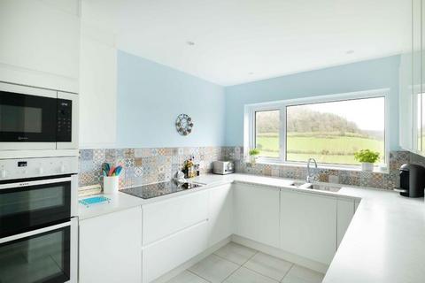 3 Crawley Lane, Uley, Dursley, GL11 5BJ