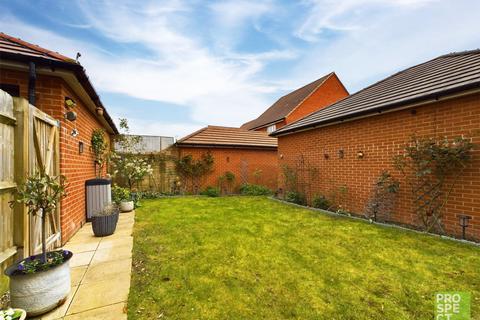 3 bedroom detached house to rent, Lawrence Place, Shinfield, Berkshire, RG2