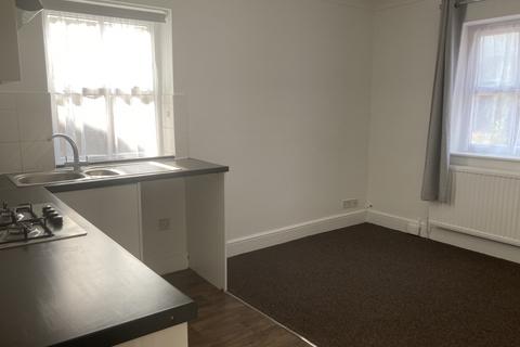 2 bedroom flat to rent, Friary Road, London SE15