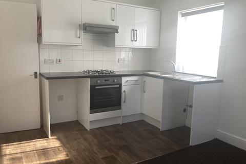 2 bedroom flat to rent, Friary Road, London SE15