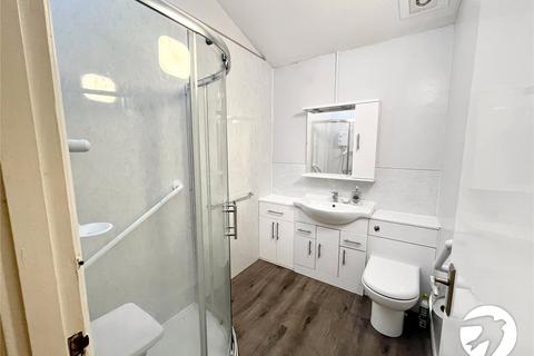 44 Highlands Close, Rochester, ME2 2QT