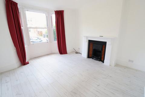 4 Castle Terrace, Rayleigh, SS6 7HF