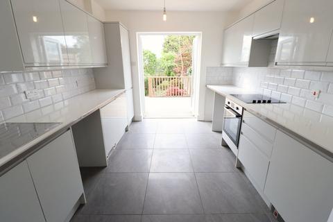 4 Castle Terrace, Rayleigh, SS6 7HF