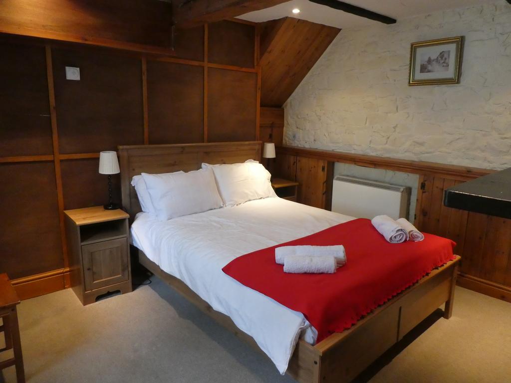 Double Bedroom 2
