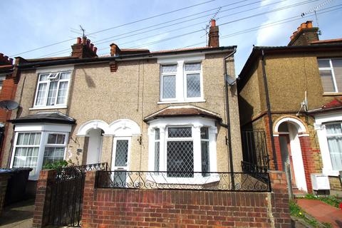 Studio to rent, Whippendell Road, Watford, WD18