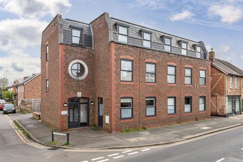 1 bedroom apartment for sale, Station Road, Addlestone