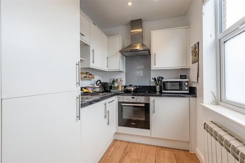 1 bedroom apartment for sale, Station Road, Addlestone