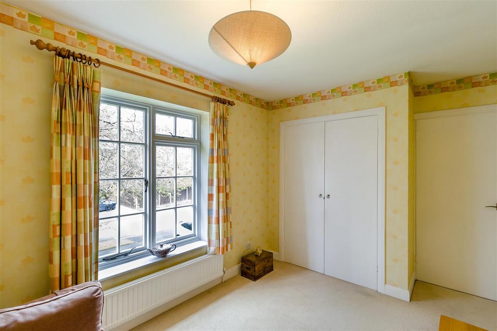 8590176-interior15.jpg