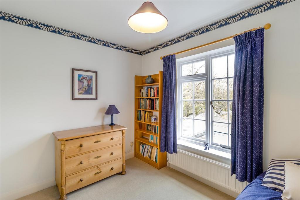 8590176-interior18.jpg