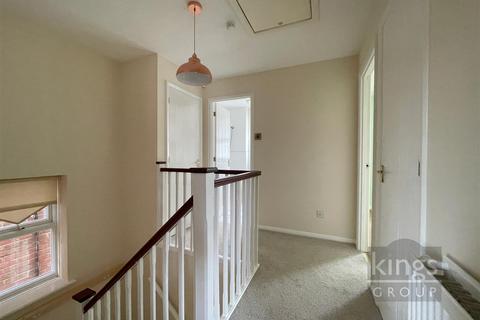 42 Challinor, Church Langley, Harlow, CM17 9XA