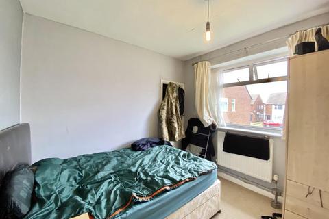 2 bedroom maisonette for sale, Larch Crescent, Hayes