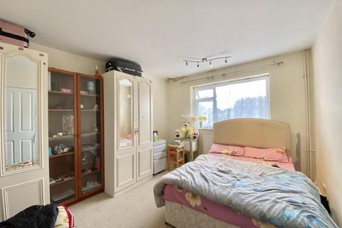 2 bedroom maisonette for sale, Larch Crescent, Hayes