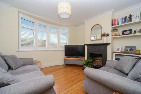 40 Idmiston Square, Worcester Park, KT4 7SY