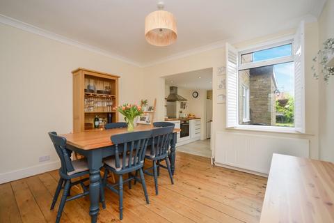 40 Idmiston Square, Worcester Park, KT4 7SY