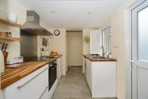40 Idmiston Square, Worcester Park, KT4 7SY