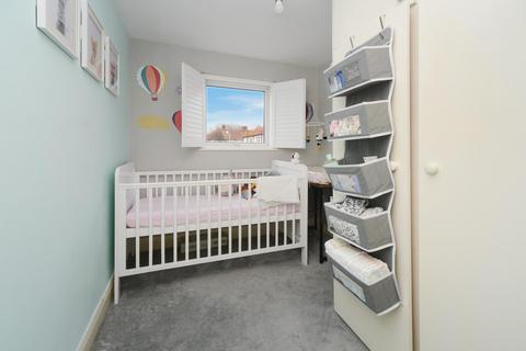 40 Idmiston Square, Worcester Park, KT4 7SY