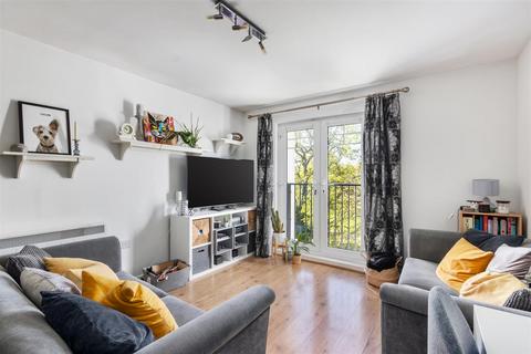 1 bedroom flat for sale, Nursery View House, Morden SM4