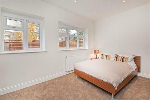 4 bedroom townhouse to rent, Belsize Road, London NW6