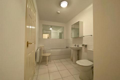 2 bedroom apartment to rent, Manchester Road, Manchester