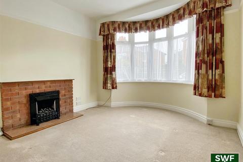 98 Swan Bank, Penn, Wolverhampton, WV4 5PZ