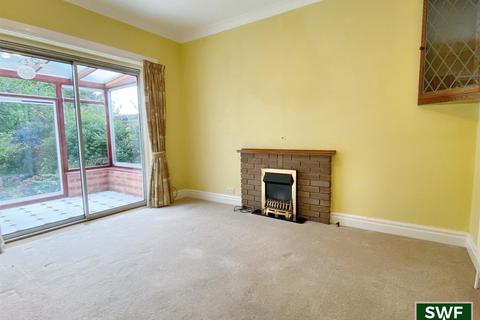 98 Swan Bank, Penn, Wolverhampton, WV4 5PZ