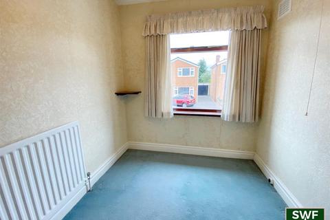 98 Swan Bank, Penn, Wolverhampton, WV4 5PZ