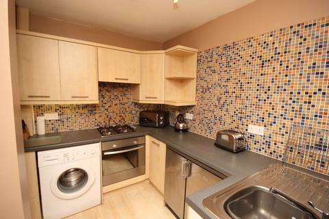 2 bedroom flat to rent, Livingstone Place