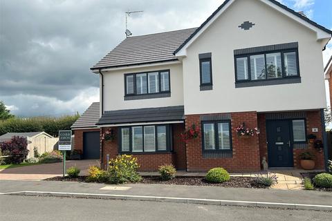 4 bedroom detached house for sale, Parhelion Close, Kingsland