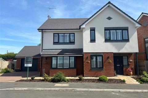 4 bedroom detached house for sale, Parhelion Close, Kingsland