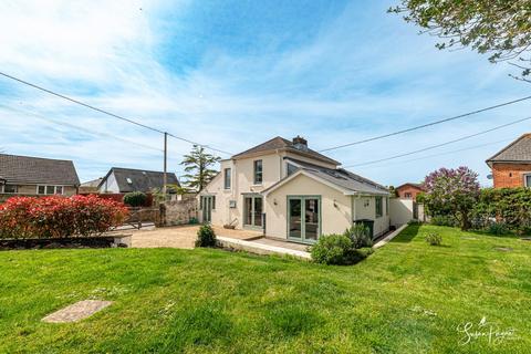 3 bedroom detached house for sale, Main Road, Havenstreet, Ryde