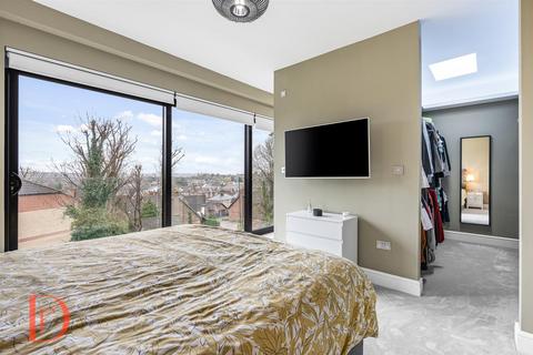 4 bedroom detached house for sale, Park Hill, Loughton IG10