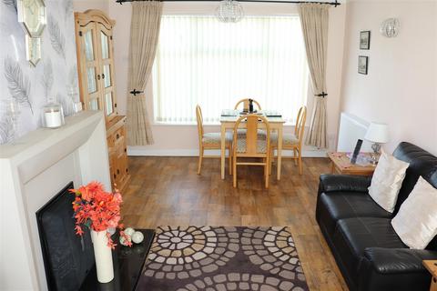 3 bedroom end of terrace house for sale, Chatsworth Crescent, Rushall
