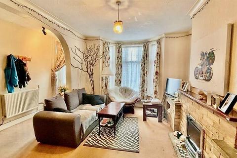 2 bedroom terraced house to rent, St. Georges Road, Hastings