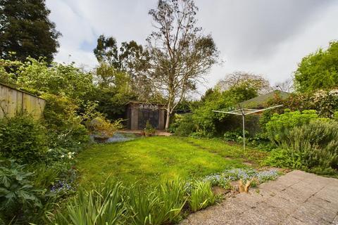 21 Sunset Road, London, SE5 8EA
