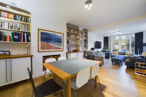 21 Sunset Road, London, SE5 8EA