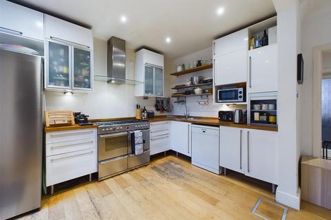 21 Sunset Road, London, SE5 8EA