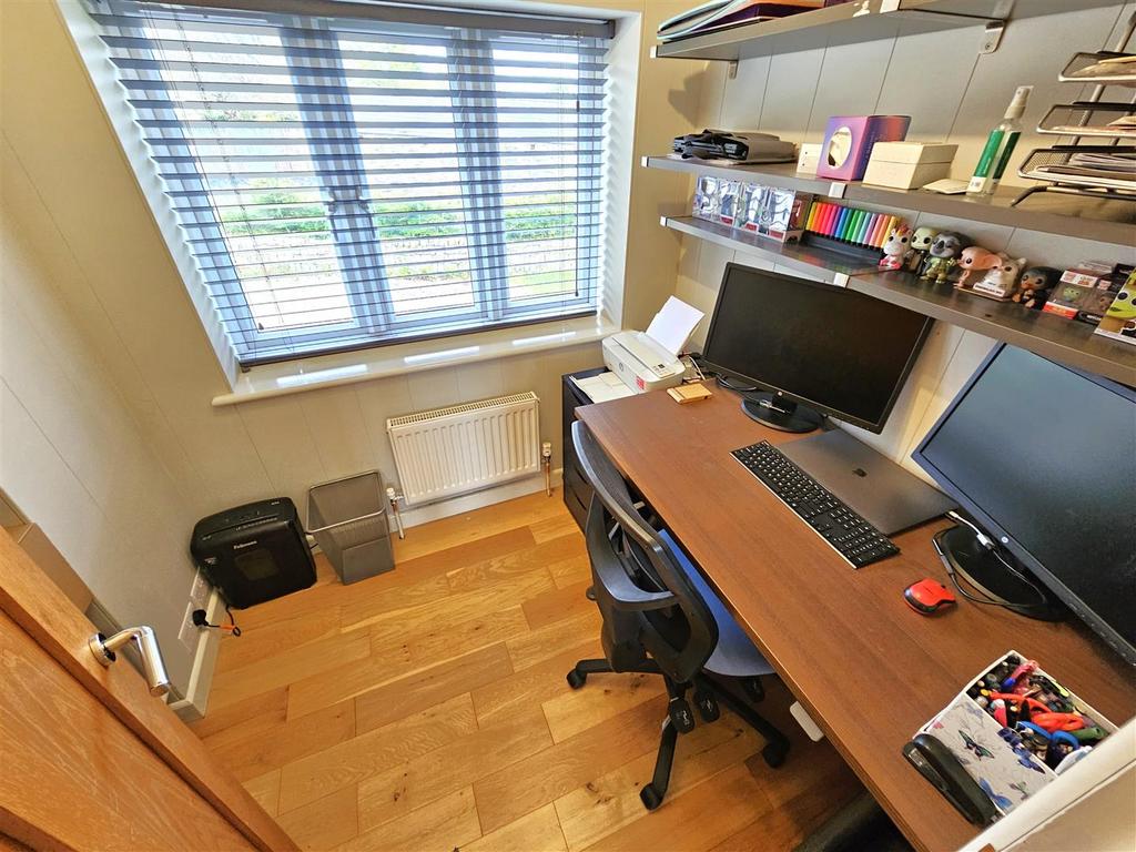 Bedroom 6.jpg