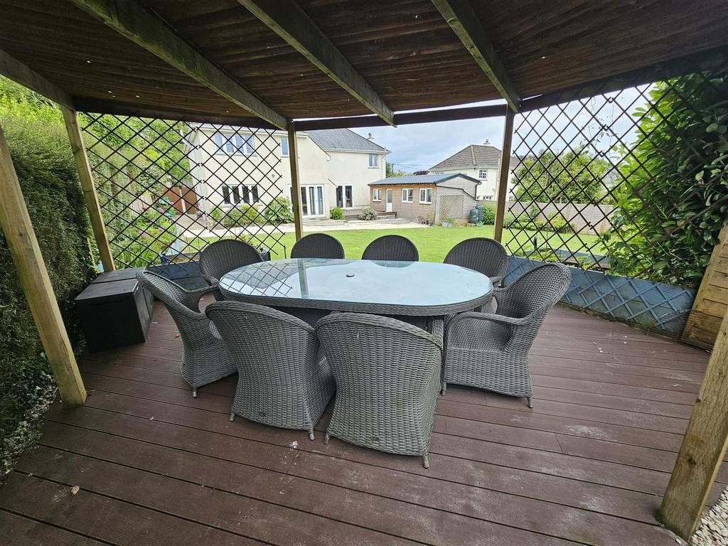 Outside Dining2.jpg