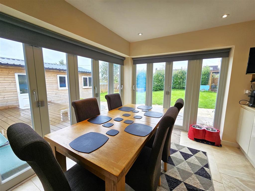 Dining Table.jpg