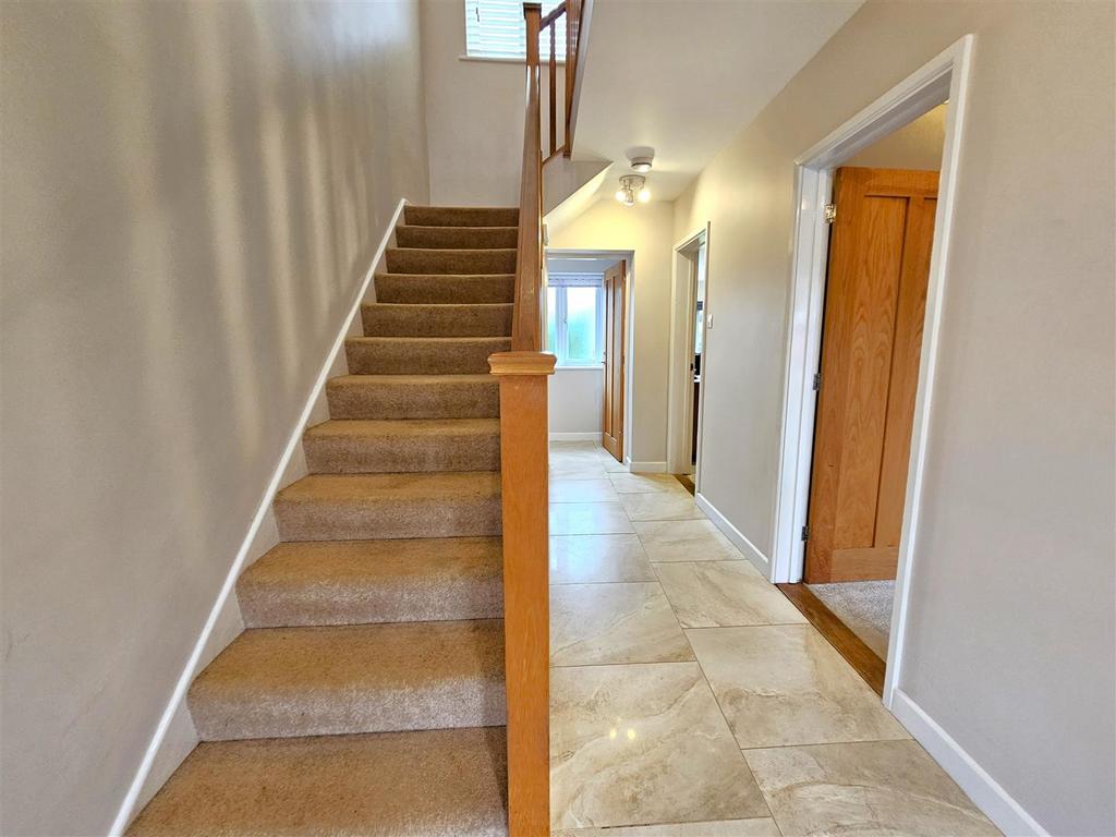 Hallway.jpg