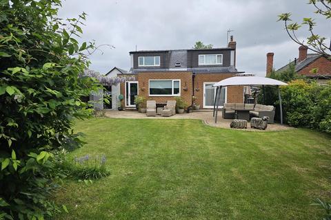 4 bedroom bungalow for sale, The Wayside, Hurworth
