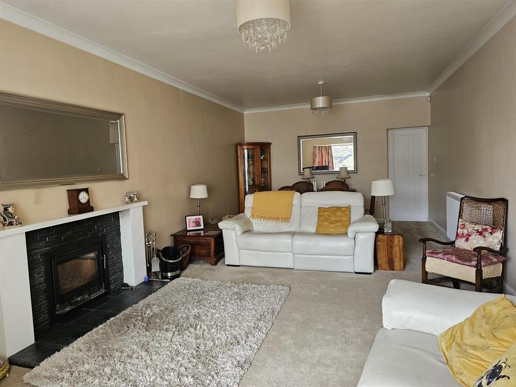 Lounge/dining room